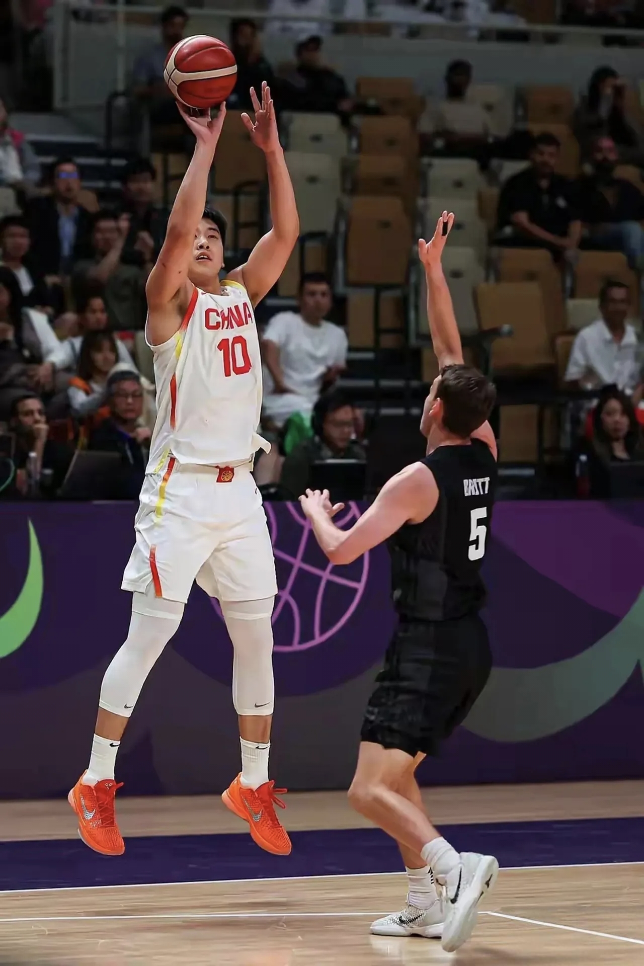 AYX SPORTS-窗口期西甲焦点战；山东男篮完成体检；质疑声仍在；赛季目标并未改变的简单介绍